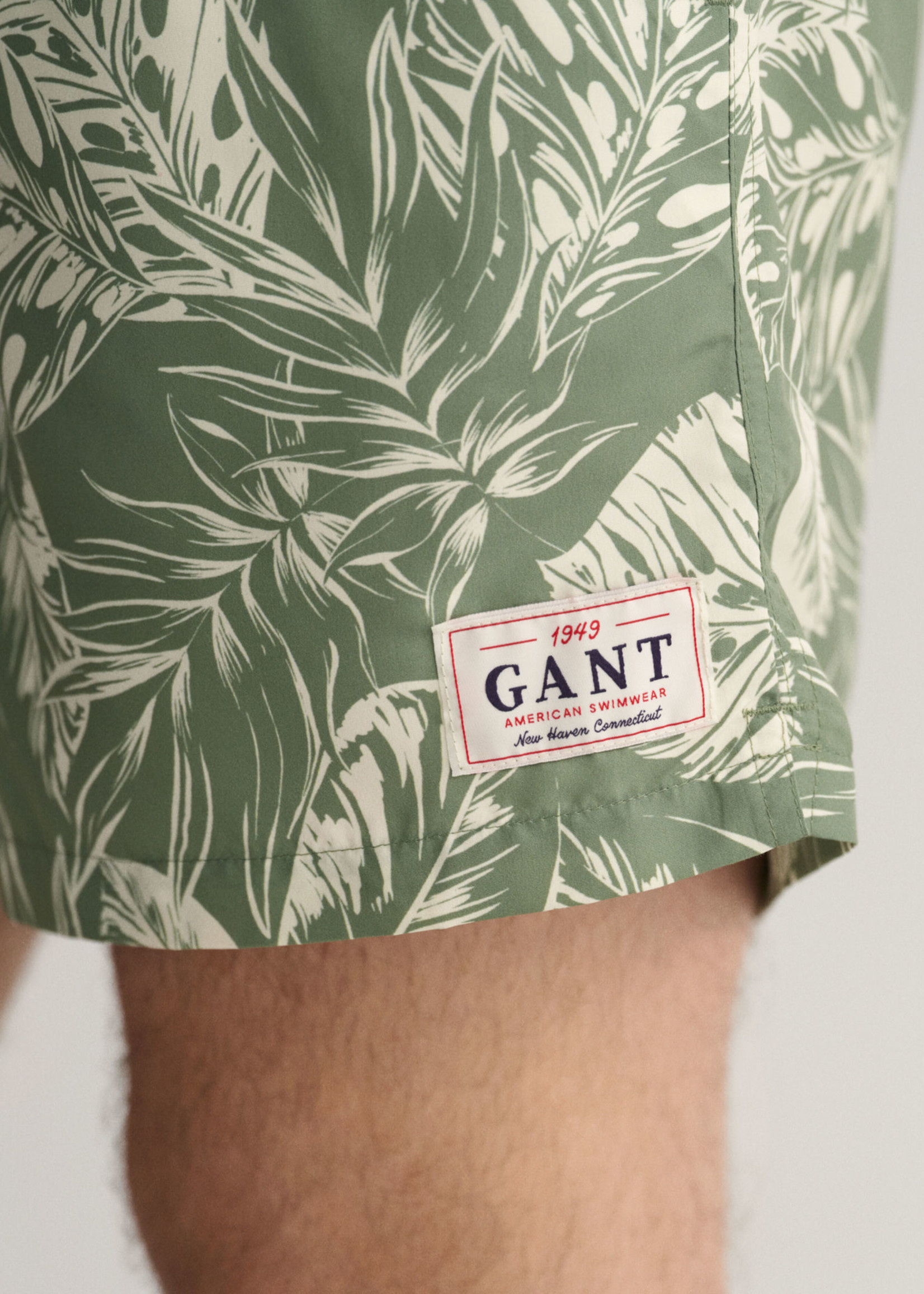 GANT Classic Fit Tropical Leaves Print Swim Shorts - Kalamata Green