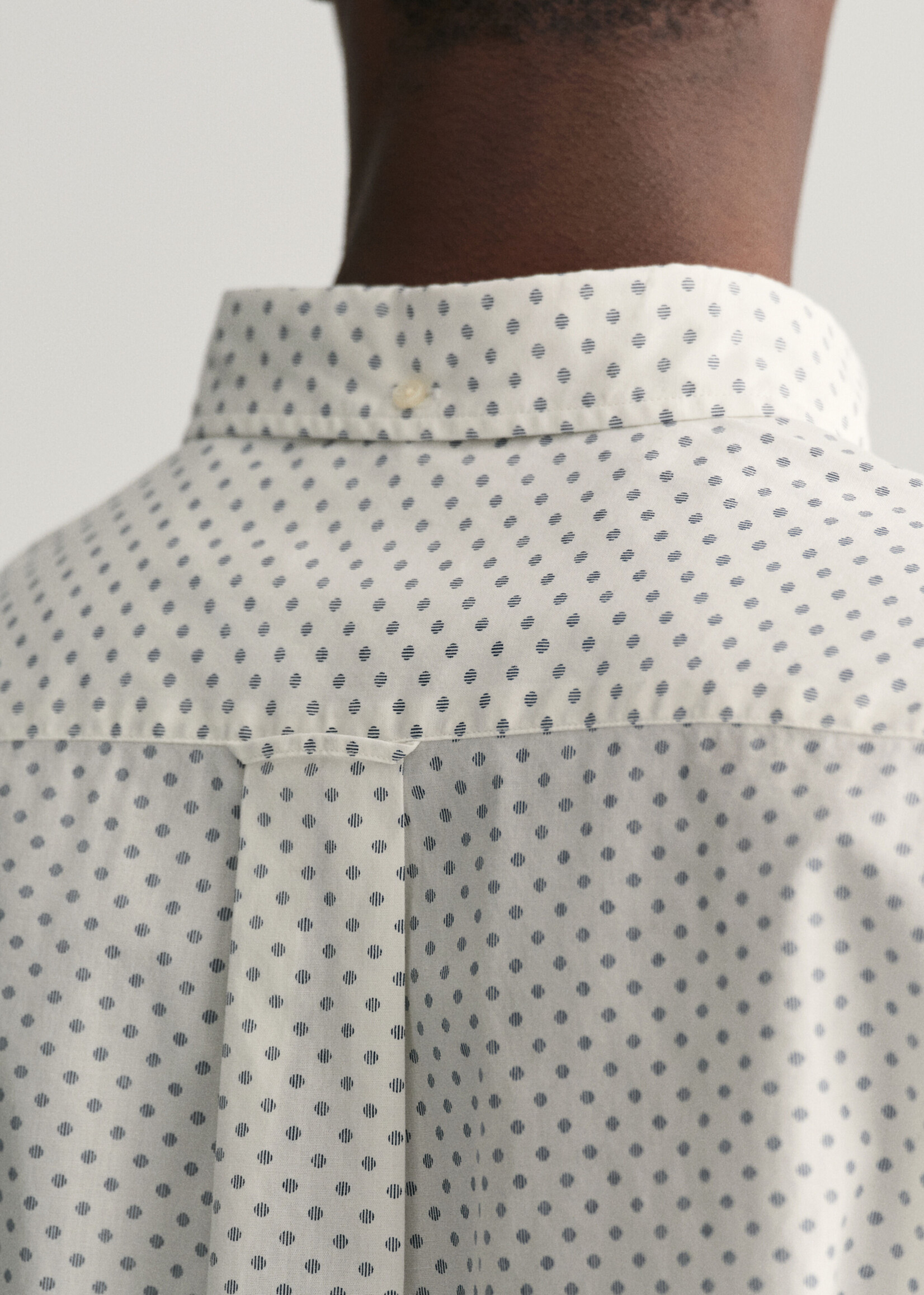 GANT Regular Fit Micro Print Short Sleeve Shirt - Eggshell