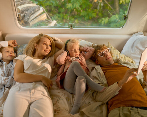 Wie viele Stunden Schlaf braucht der Mensch – vom Baby bis zum Erwachsenen?