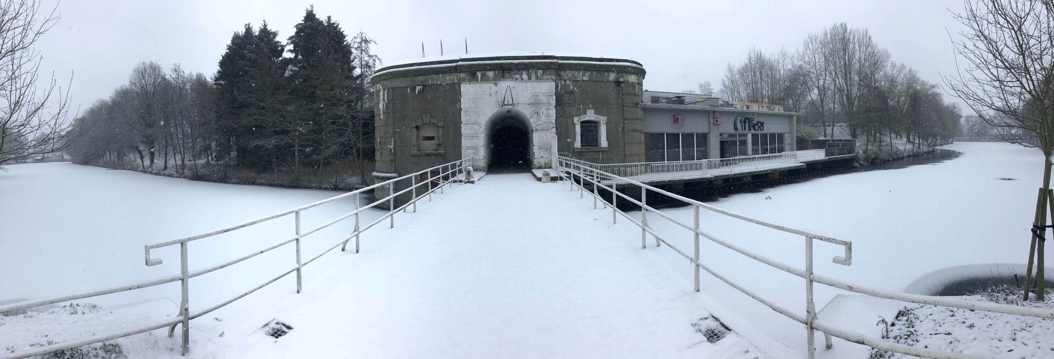 Fort Koningshooikt in de sneeuw