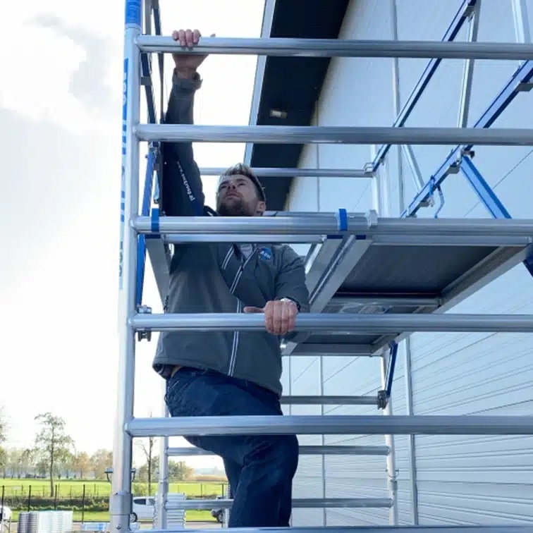 AGS Pro rolsteiger 135 x 190 x 4.2 wh tweezijdig lichtgewicht platform