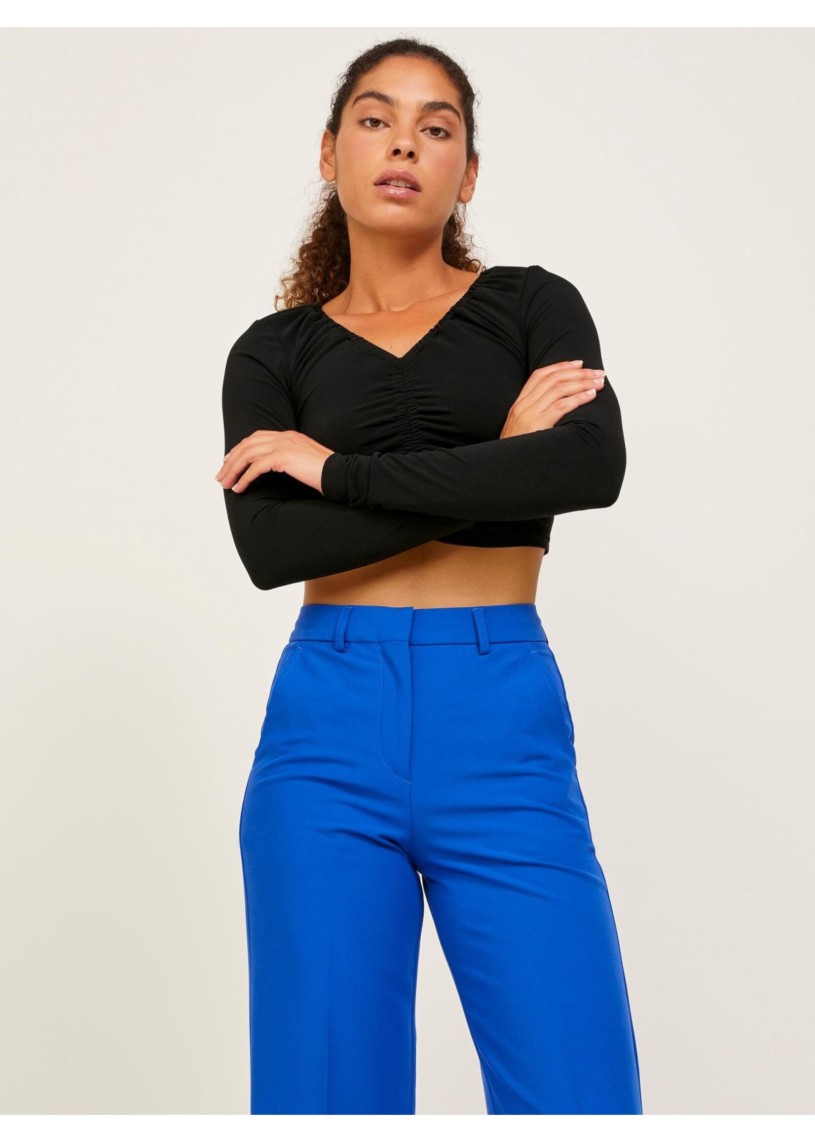 JXMELIKA LS CROP TEE - BLACK