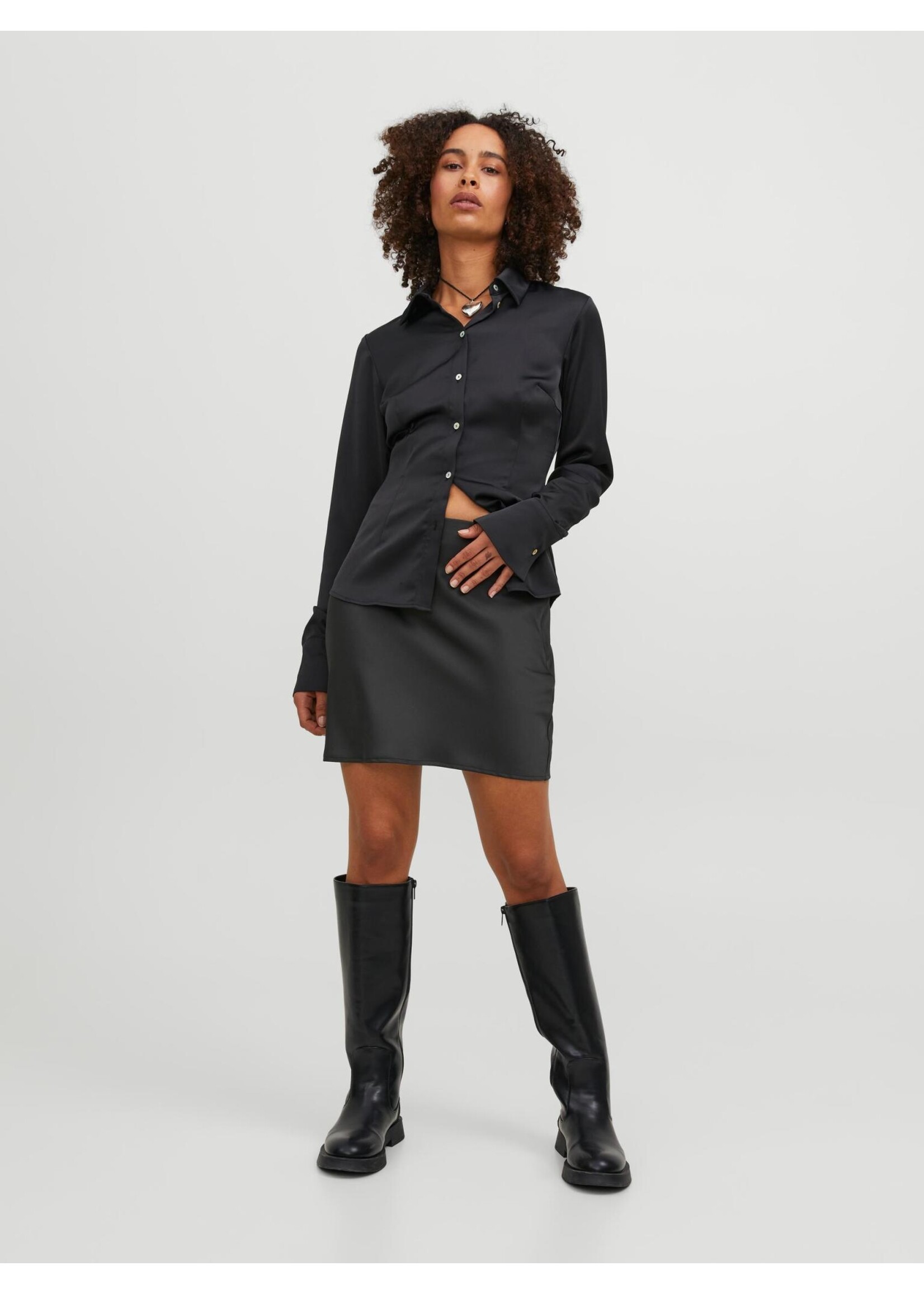 JJXX JXKIMMIE SHORT SATIN SKIRT - BLACK