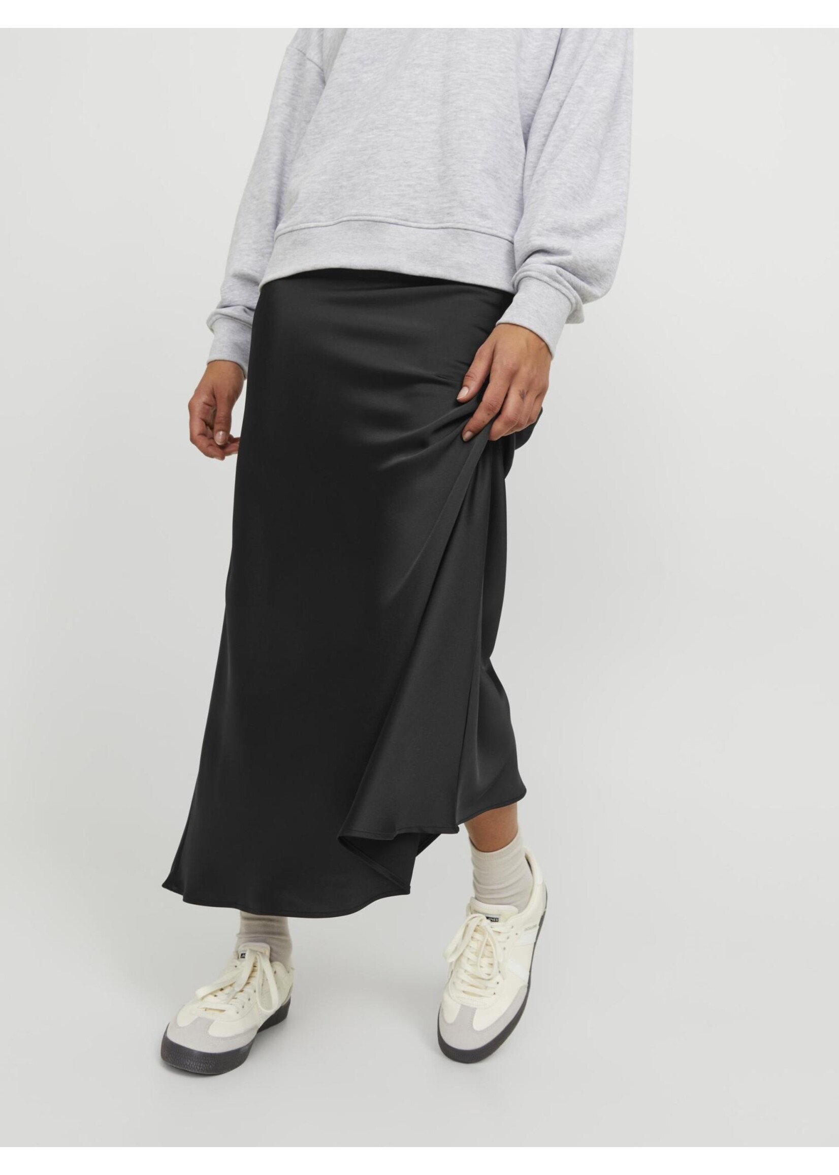 JJXX JXKIMMIE MW SATIN MIDI SKIRT - BLACK