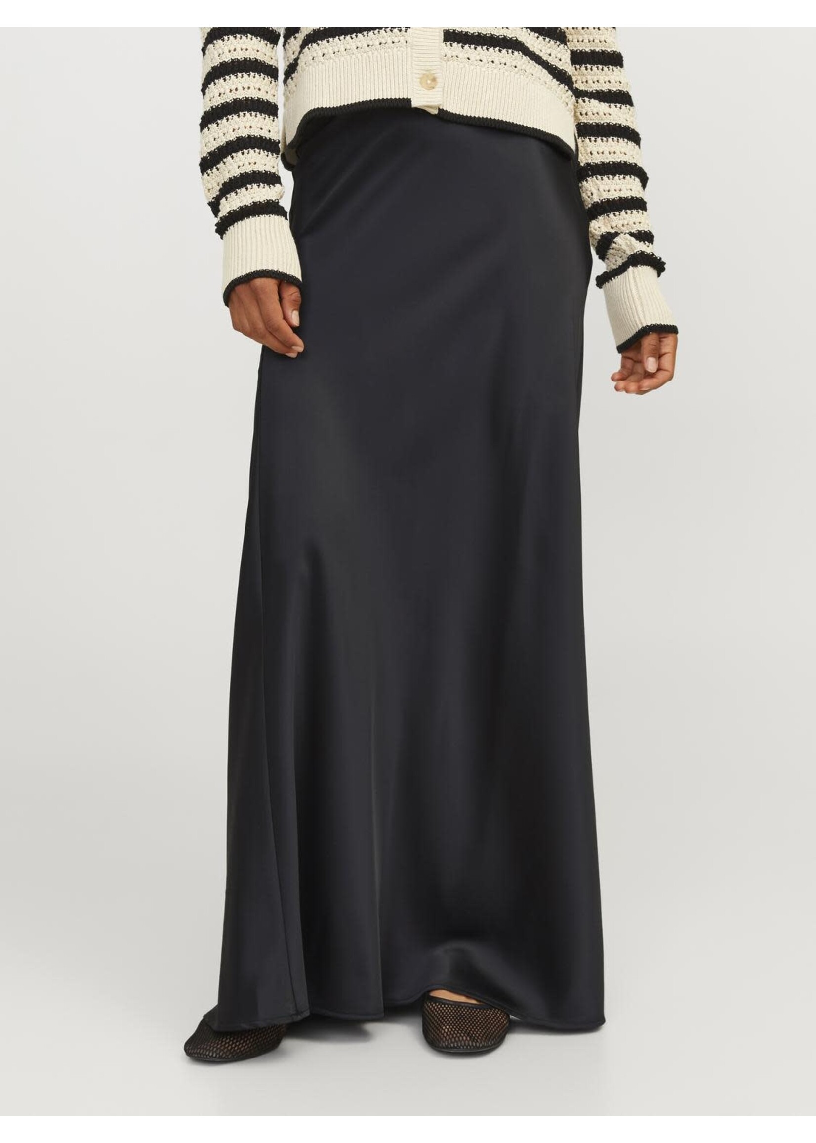 JXEVA SATIN MAXI SKIRT - BLACK