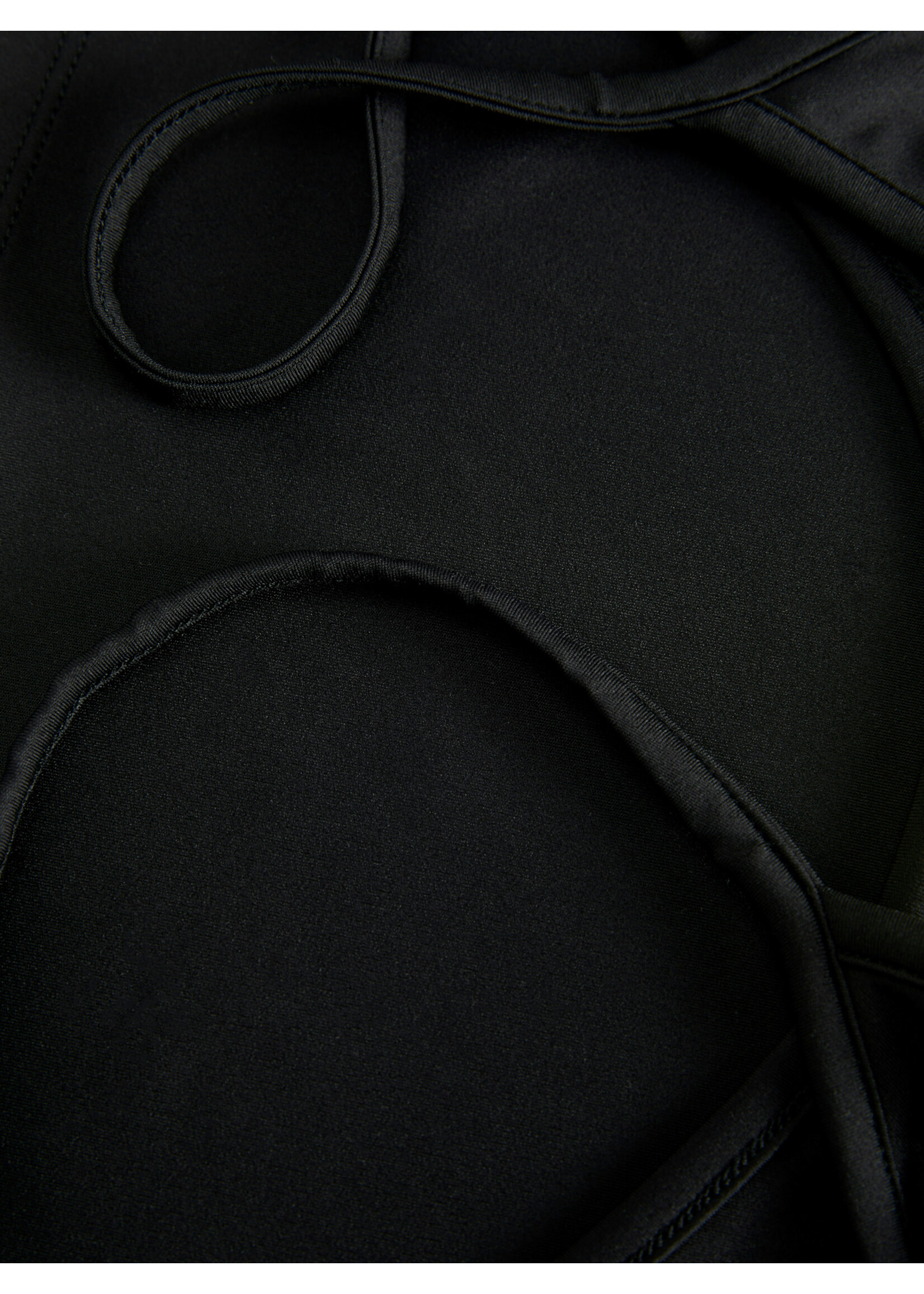JXSAGA SINGLET TOP BLACK
