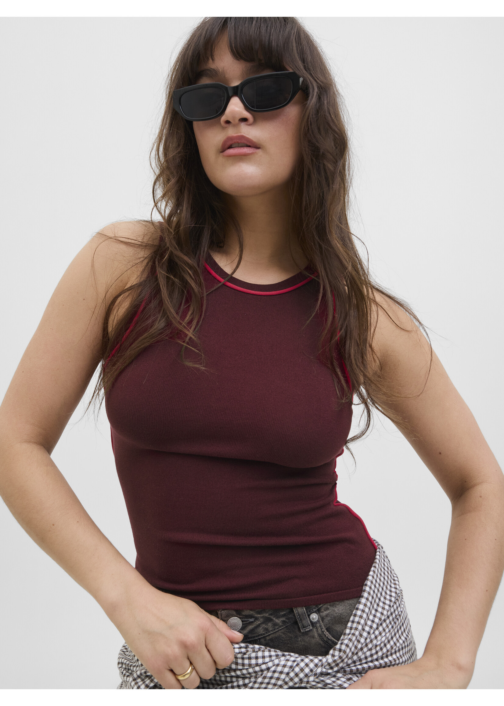 JXEVELYN COMFY PIPING KNIT TOP - CABERNET