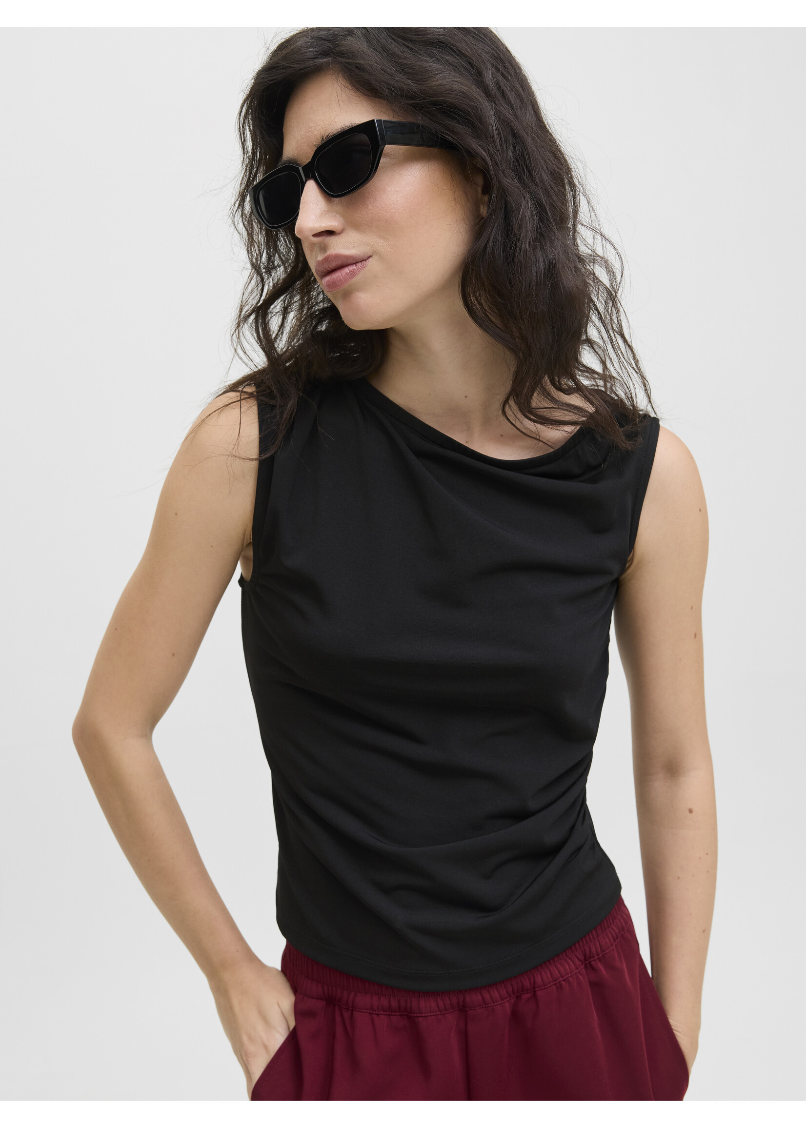 JXHOLLY ASYM TOP - BLACK