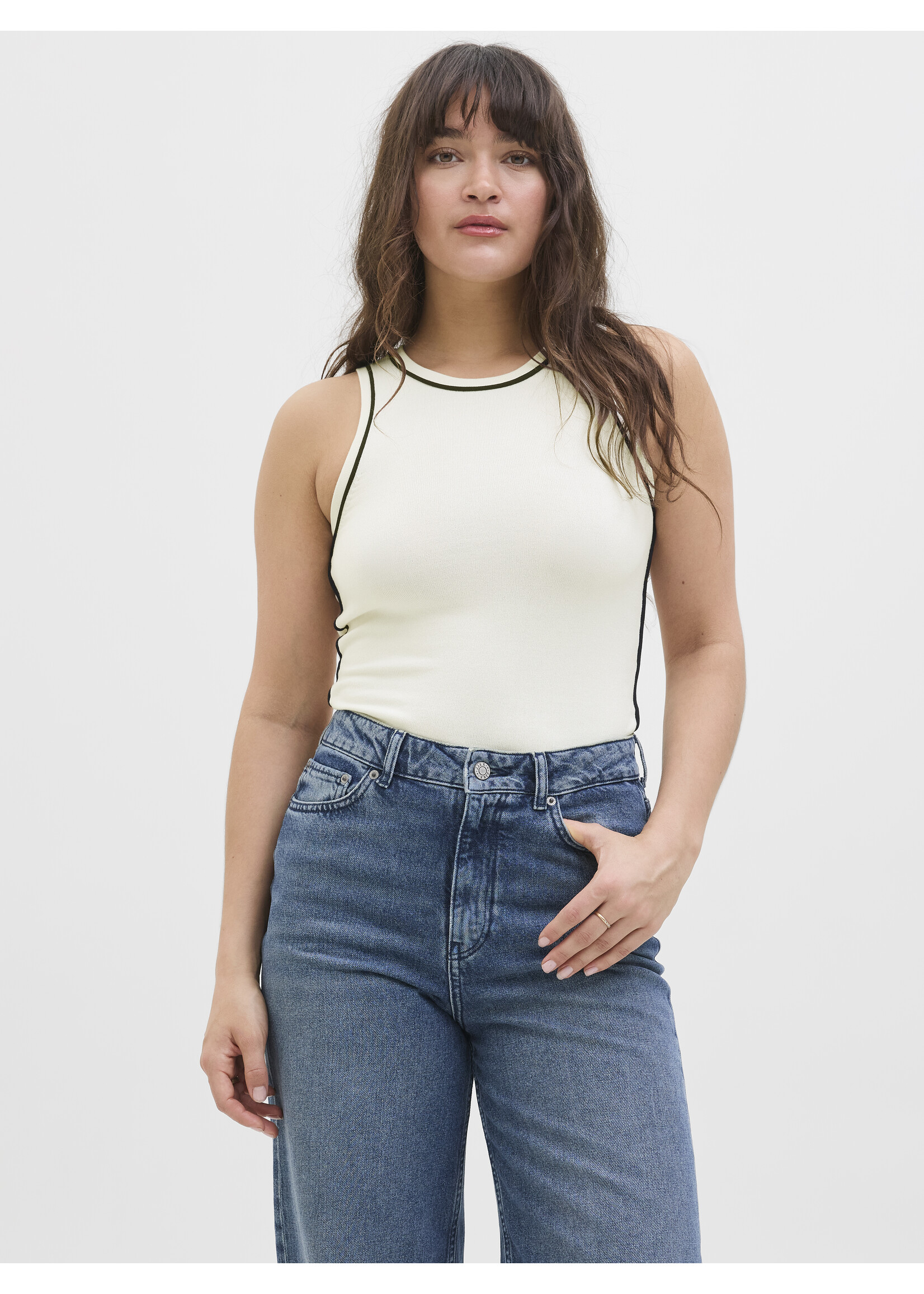 JXEVELYN COMFY PIPING KNIT TOP - VANILLA