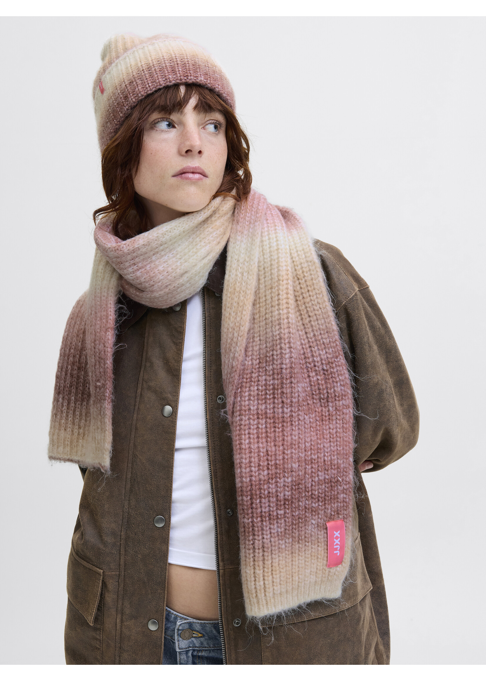 JXBERRY GRADIENT SCARF - VANILLA ICE