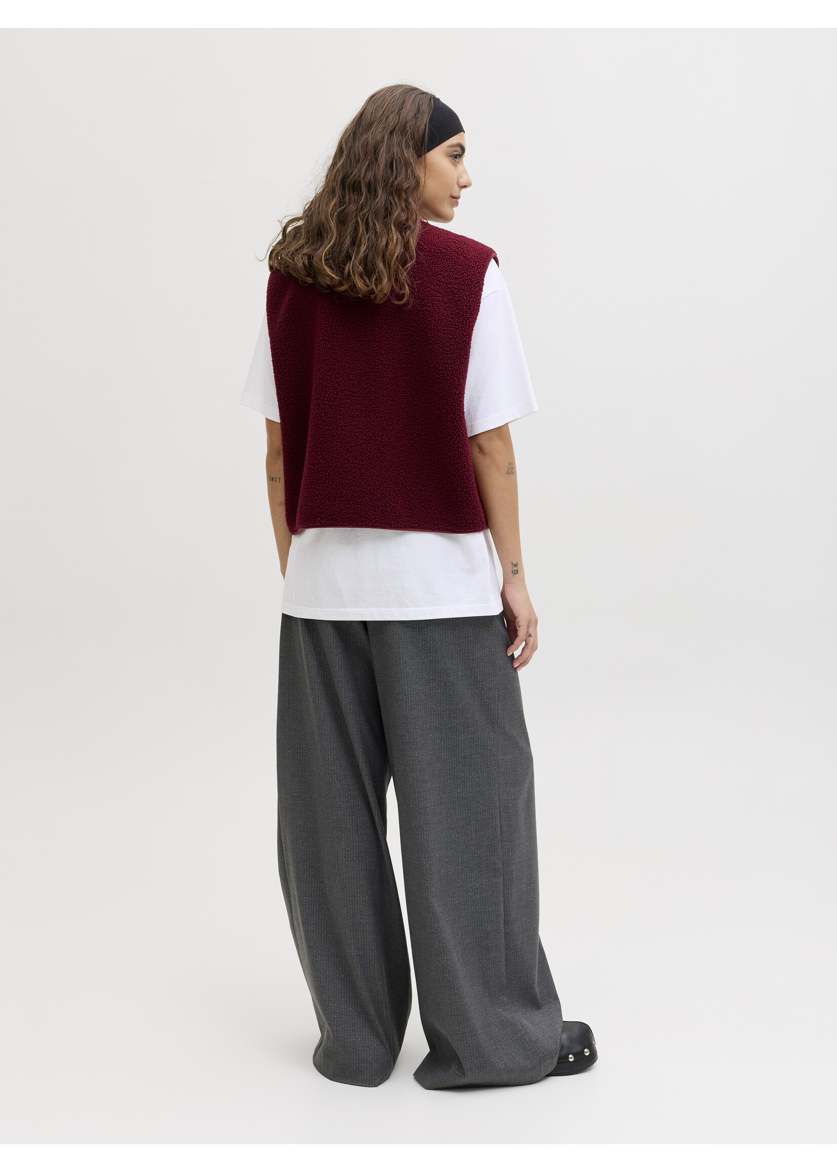 JXVERA TEDDY VEST - CABERNET