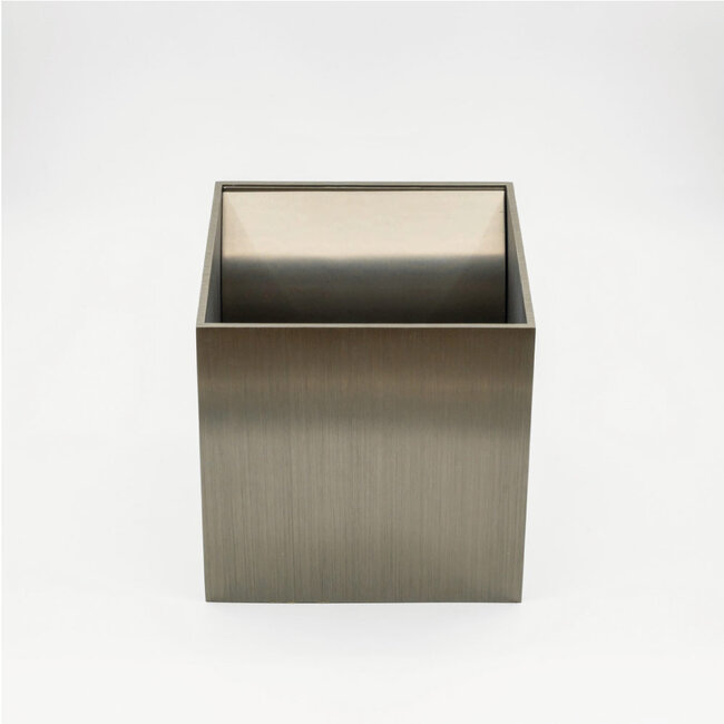 Industriële Kubus Wandlamp Gun Metal | Artdelight Gymm