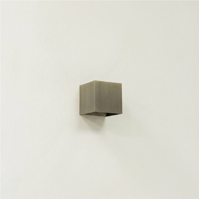 Industriële Kubus Wandlamp Antiek Brons | Artdelight Gymm