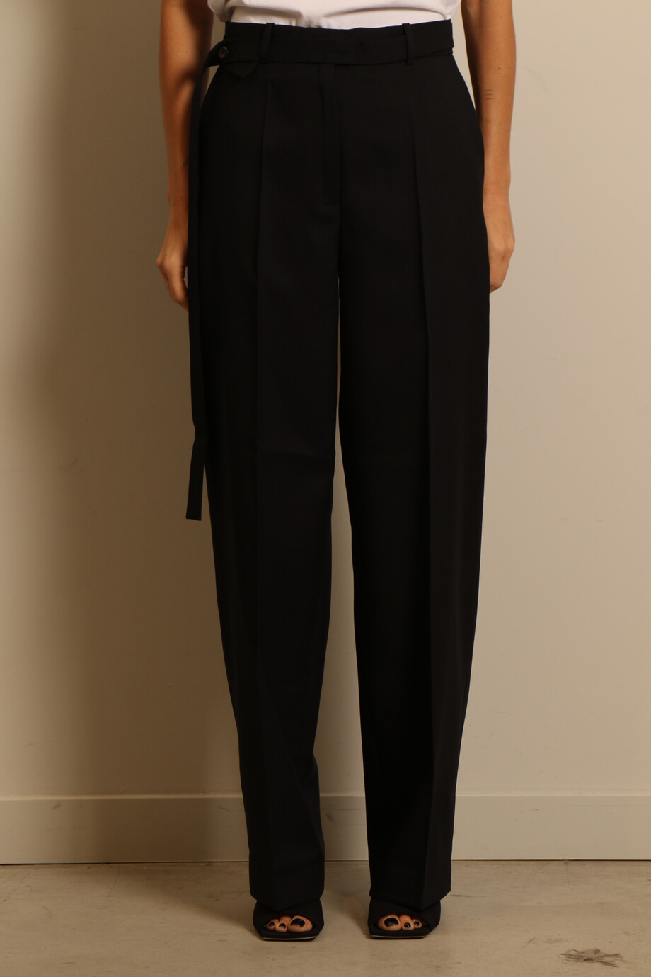Belted wide leg trousers– Róhe