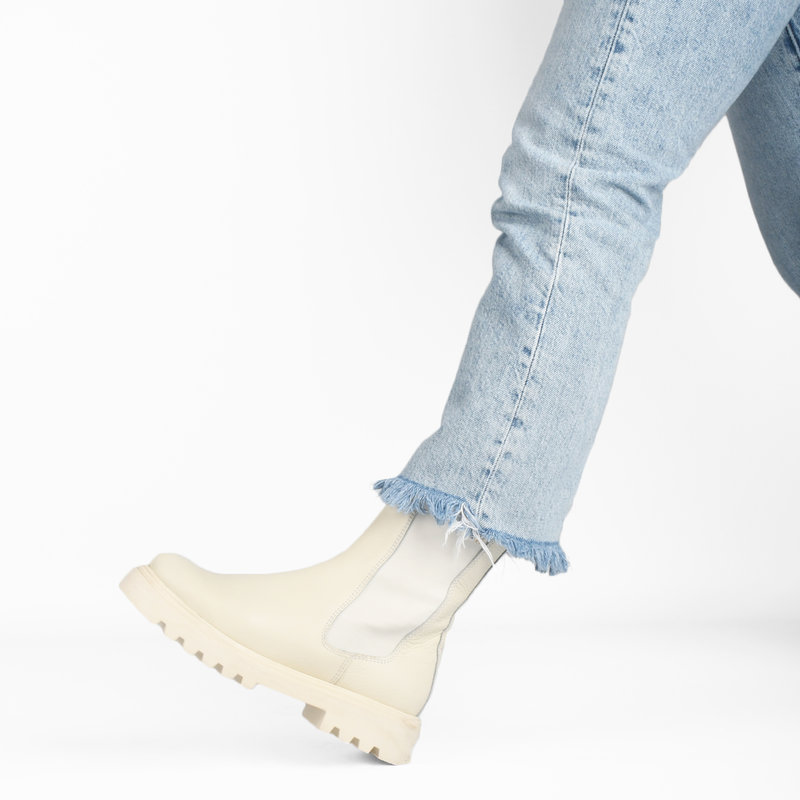 Boots chelsea off white