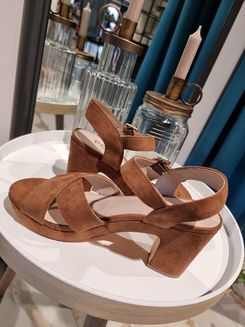 Sandalen nuss met gesp