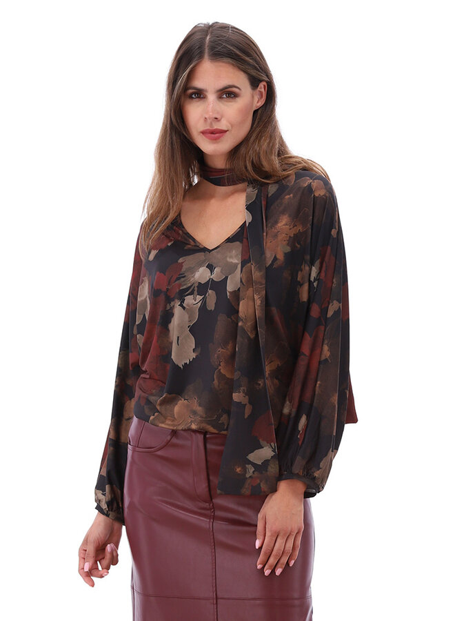 Top V-hals met sjaaltje & design B126