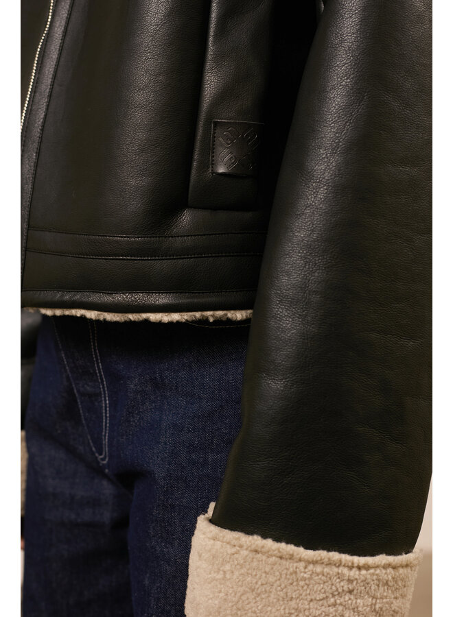 Jas Ruby black