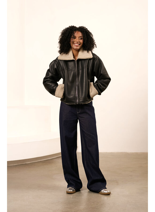 Jas Ruby black