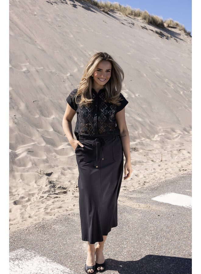 Rok May black