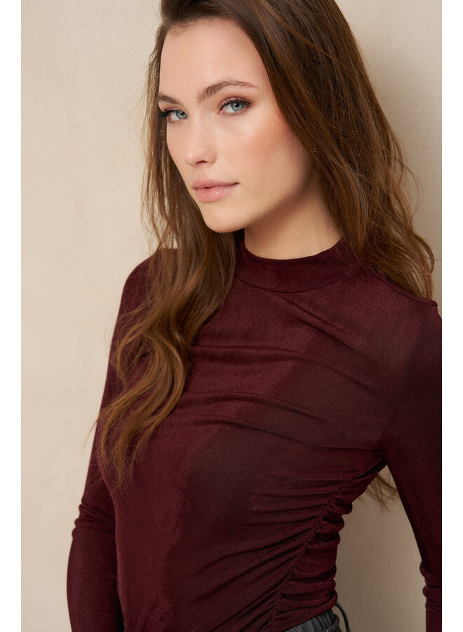 Top Kelly gathered burgundy