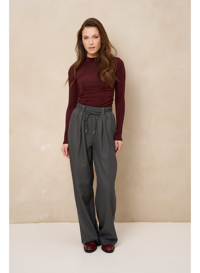 Top Kelly gathered burgundy