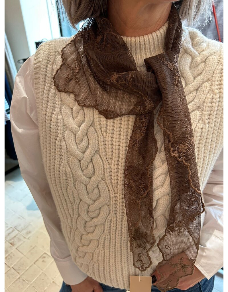 BOW19 Kanten sjaal bruin