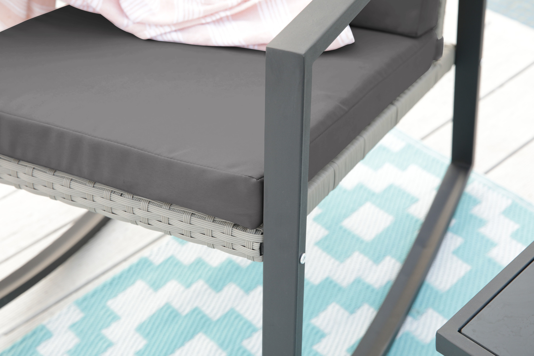 Schommelstoelen Mello incl. bijpassend tafeltje (balkon/(voor)tuin/indoor)