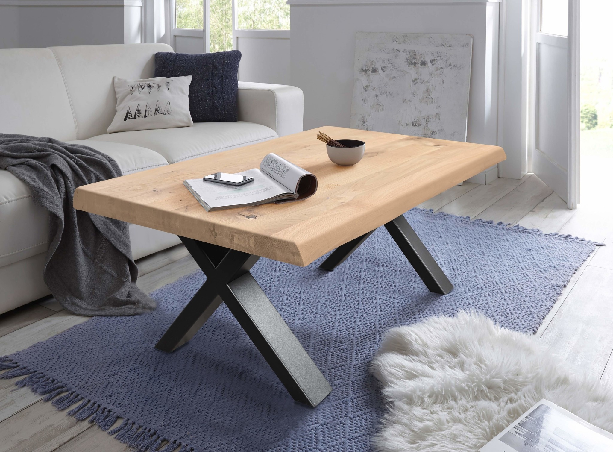 Industriele Eikenhout Salon of Eetkamertafel Fabrio met stalen X-Frame