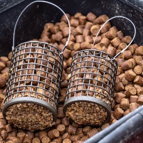 Wire Bait Up Feeders