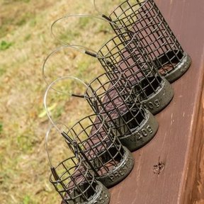 Distance Cage Feeders