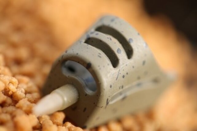 GURU - Hybrid Pellet Feeder