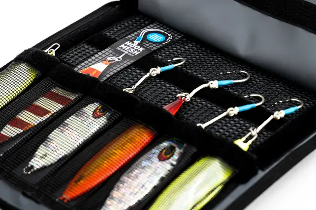 NOMAD DESIGN - Jig Wallet With Hook Mesh NOMAD DESIGN - Jig Wallet With Hook Mesh