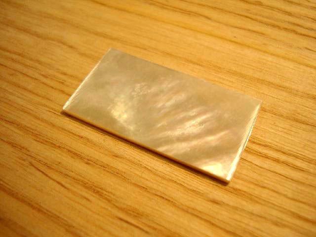 White pearl plate 41x22mm