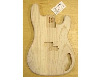 Allparts PBAO Precision Bass body swamp ash