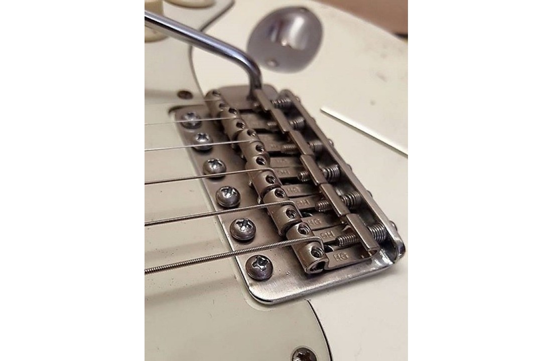 Highwood HG Contoured Vintage Stratocaster Saddles 10.8 relic