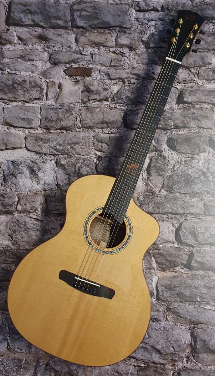 Dowina Lacewood GAC-DS Akoestische Gitaar met koffer