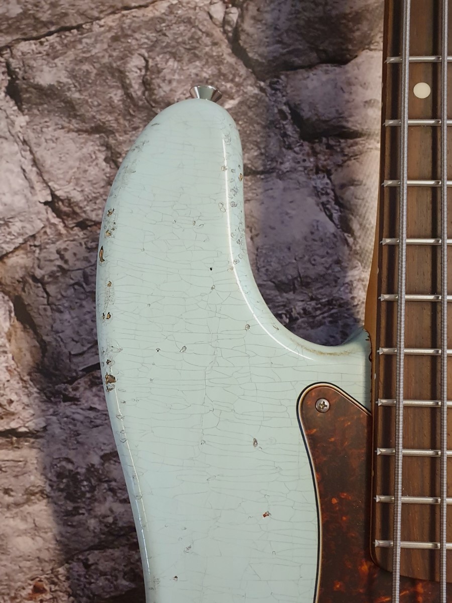 GROWLER Vox Humana Designed P-Bass Relic Sonic Blue over Sunburst
