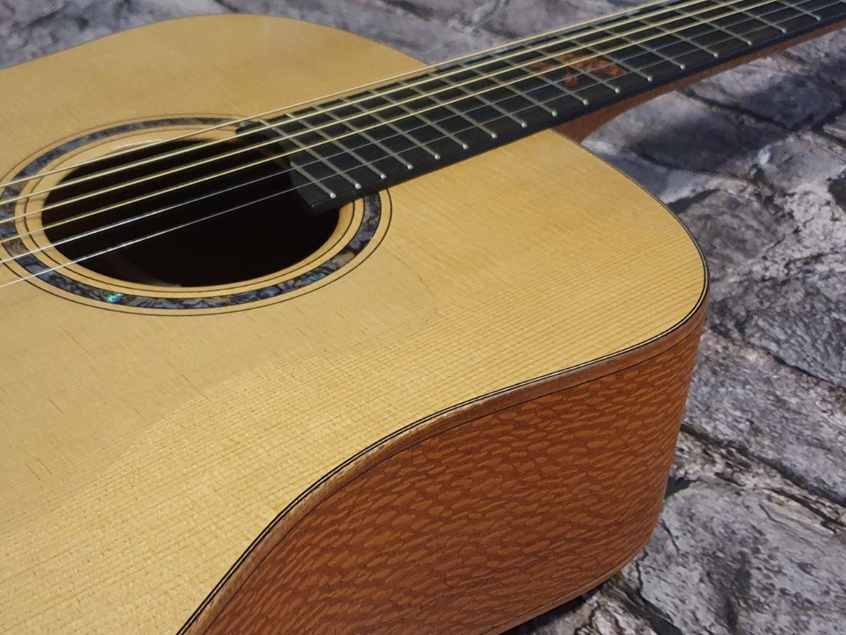 Dowina Lacewood D-TDS Akoestische Gitaar met koffer