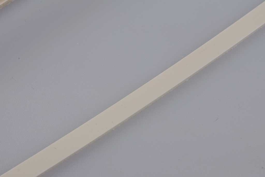 Binding 1,5 x 6mm 156cm milky white