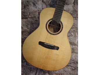 Dowina Acoustic Guitar Macacauba GD TDS (OM size)