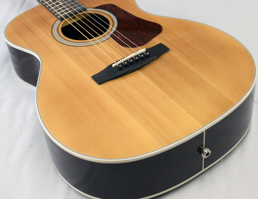 CORT Luce 550LW OM Semi-Acoustic Wide neck (nut 48mm)