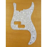 WD P-Bass pickguard aged pearl