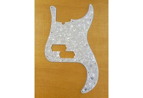 WD P-Bass pickguard aged pearl
