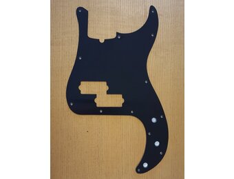 WD P-Bass pickguard bakelite
