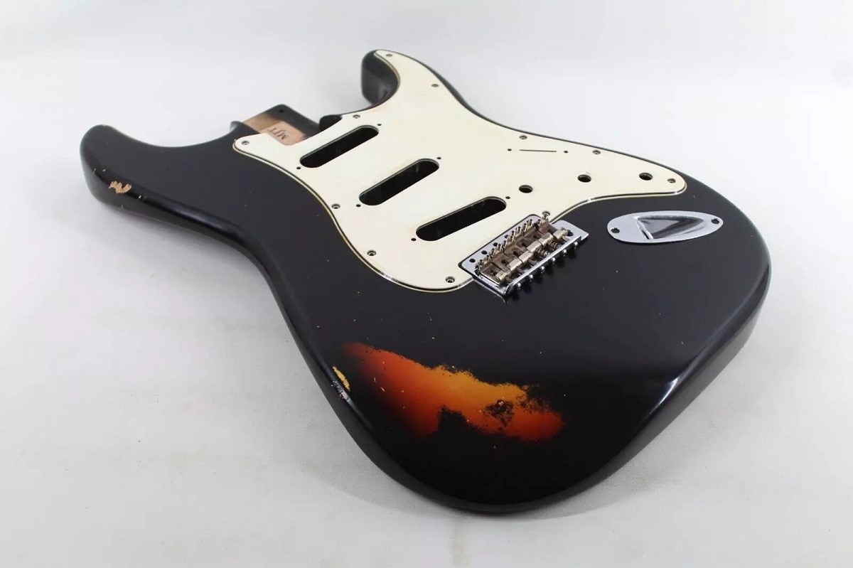 MJT Strat body alder black over sunburst