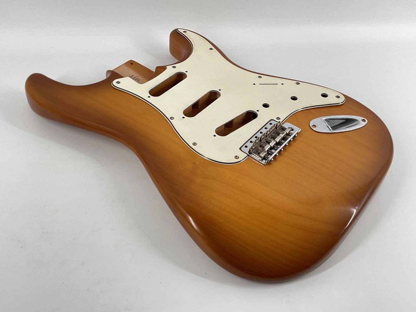 MJT Strat body alder Honey Burst