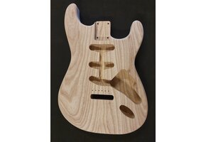 True Tone Strat body swamp ash