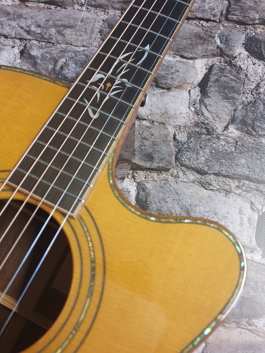 Furch S25-CR Cutaway Jumbo 2012 with case