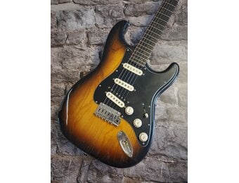 Harry Fuhler Custom Build Stratocaster w/case